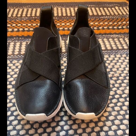 Clarks Prevolution cross sport slip on sz 7.5 - Picture 1 of 8